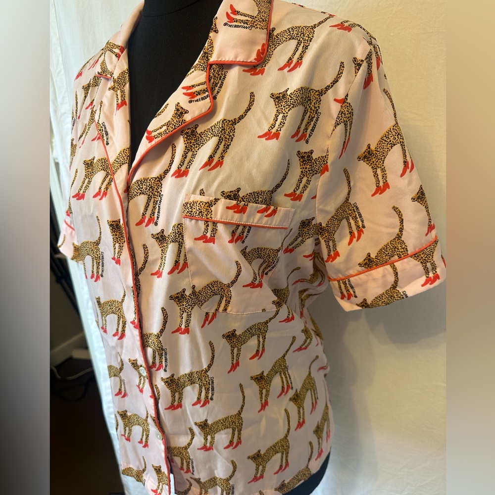 Bouffants & Broken Hearts Leopard Print Pajama Top Pink L